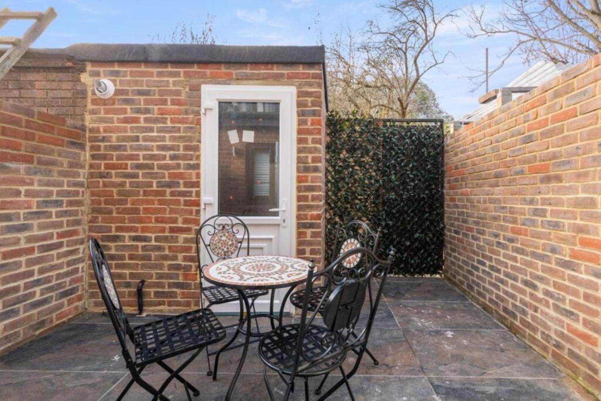 Metro Majesty 5-bedroom Gem In South Tottenham Apartamento Londres