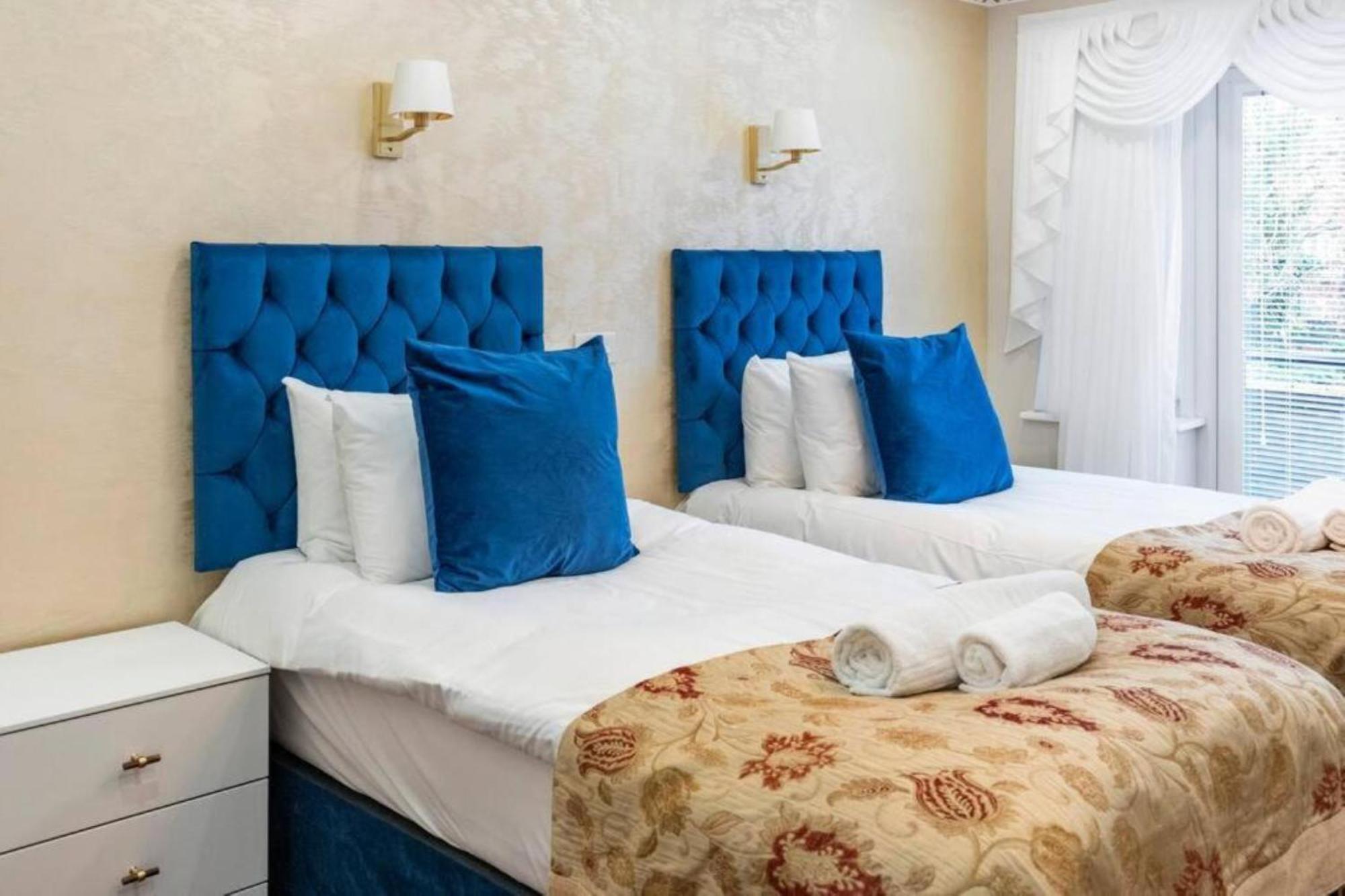 Metro Majesty 5-bedroom Gem In South Tottenham * Londres